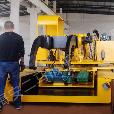 有軌鍛造裝取料機